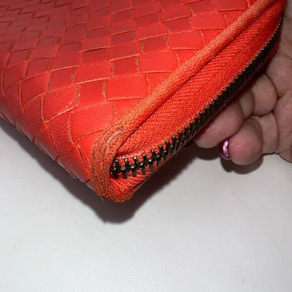 Bottega Veneta Red/Orange Intrecciato Woven Nappa Leather Zip Around Wallet - Picture 3 of 12